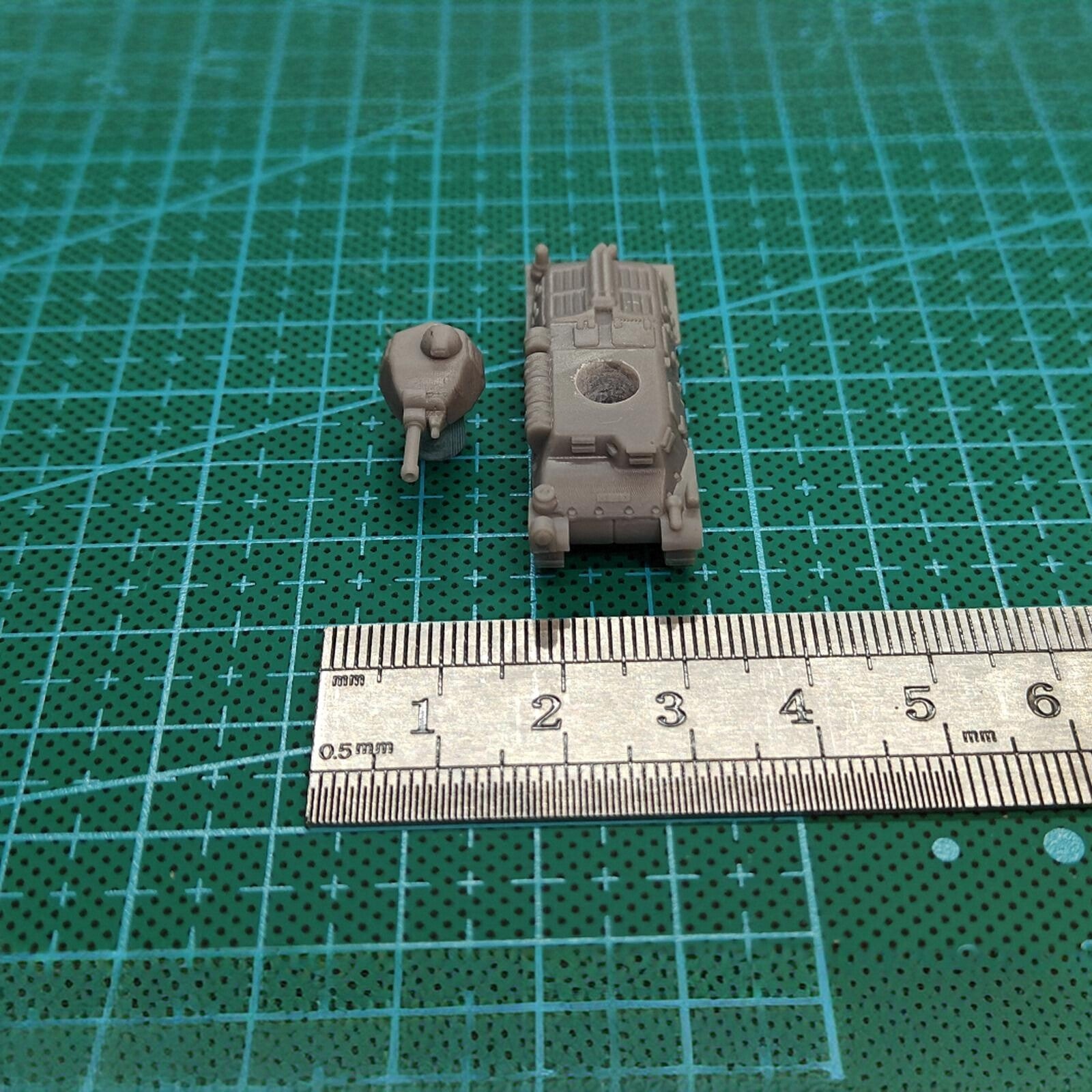 French SOMUAS-35 Tank, 3D Printed ,1/144 Scale Mini Tank Model,Resin