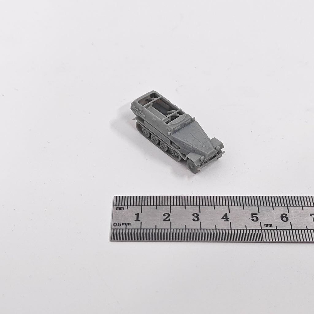 WWII German Sd.Kfz. 251 APC,3D Printed,1/144 Scale Mini Model,Resin
